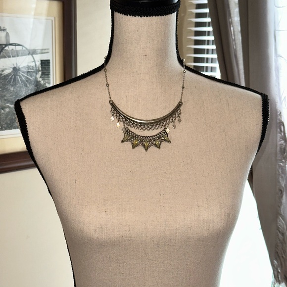 Silver tone necklace - Picture 2 of 2
